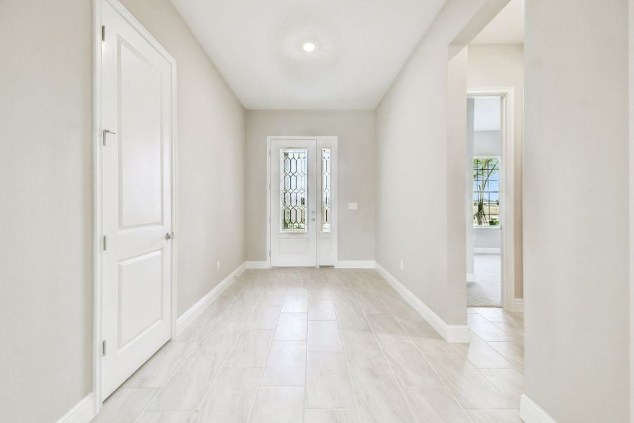 Spacious, unfurnished interior of a new home in River Preserve Estates, Parrish (Image 68).