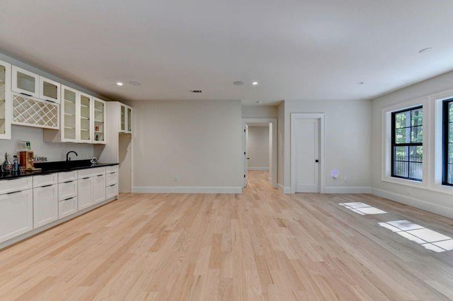 Spacious, unfurnished interior of a new home in , Gainesville (Image 61).