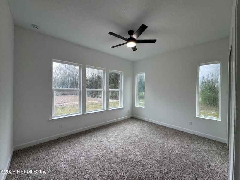 Spacious, unfurnished interior of a new home in , Palatka (Image 16).