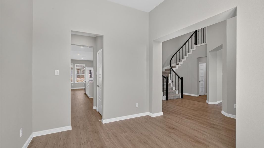 Representative unfurnished interior of a home built from the Valley Spring by D.R. Horton in Lakeview Pointe, Midlothian (Image 20).