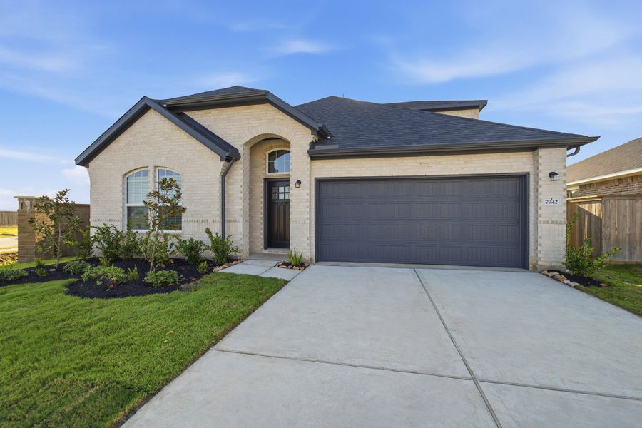 Front exterior of a new home in Ashland, Richwood, TX, highlighting curb appeal (Image 2).