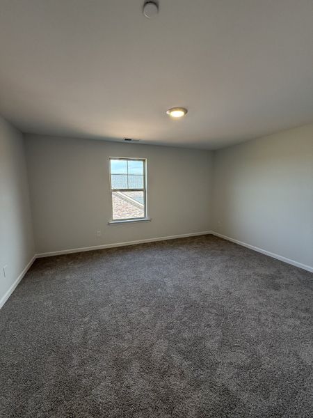 Spacious, unfurnished interior of a new home in Bradley Bend, Ashland City (Image 7).