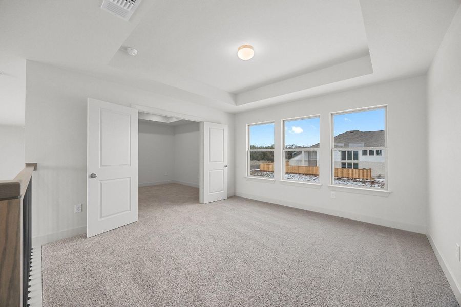 Spacious, unfurnished interior of a new home in Parmer Ranch, Georgetown (Image 26).
