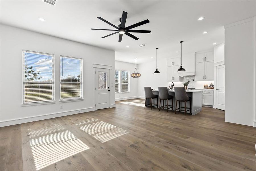 Spacious, unfurnished interior of a new home in , Quinlan (Image 30).