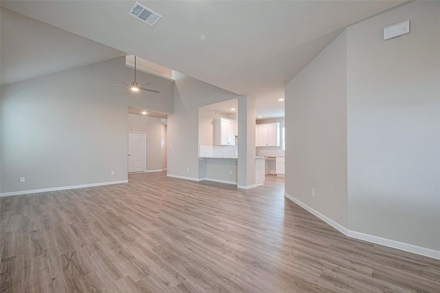 Spacious, unfurnished interior of a new home in La Segarra, Brookshire (Image 23).