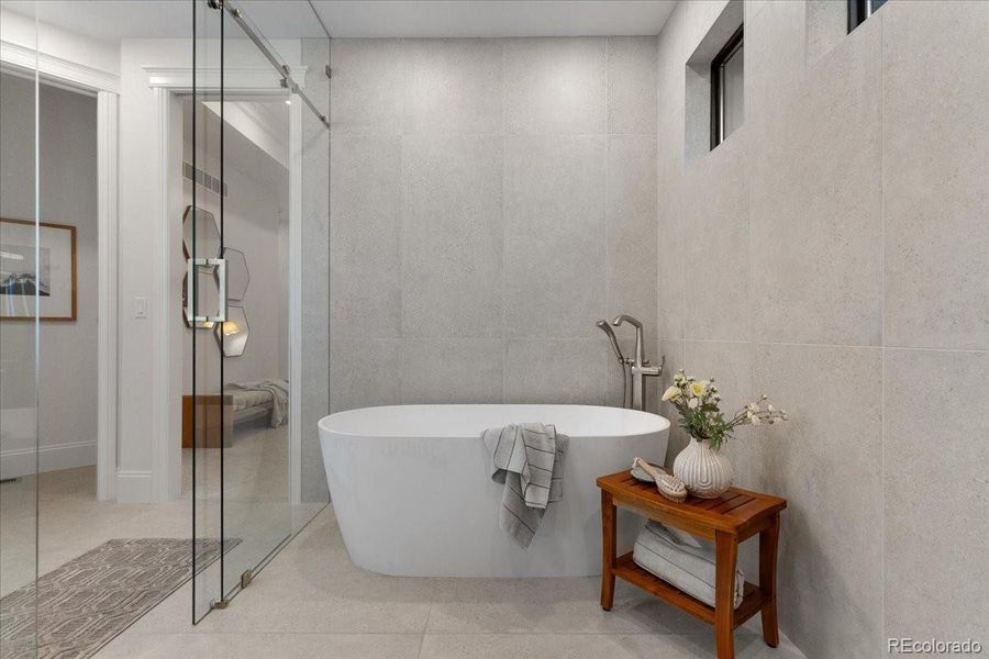 Furnished interior view inside a new home in , Berthoud (Image 40).