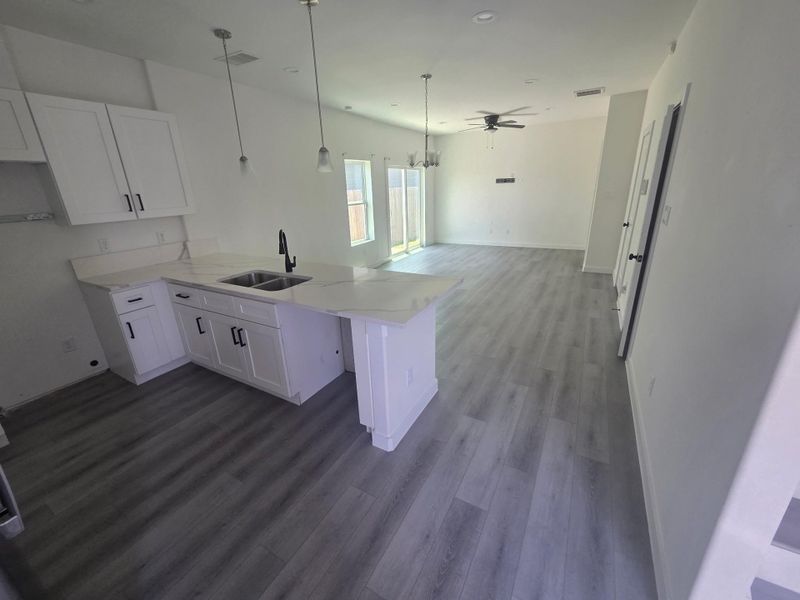 Spacious, unfurnished interior of a new home in , Houston (Image 5).