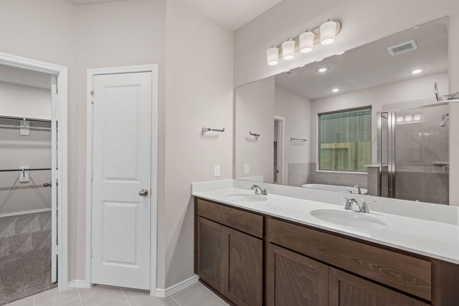 Furnished interior view inside a new home in The Highlands, Porter (Image 13). Furnished interior view inside a new home in The Highlands, Porter (Image 13).