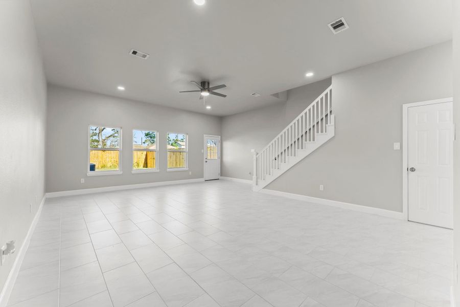 Spacious, unfurnished interior of a new home in , Houston (Image 26).
