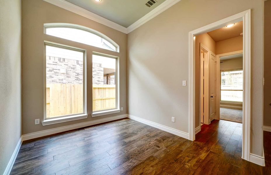 Representative unfurnished interior of a home built from the 3030 by Ravenna Homes in The Woodlands Hills 65′, Willis (Image 19). Representative unfurnished interior of a home built from the 3030 by Ravenna Homes in The Woodlands Hills 65′, Willis (Image 19).