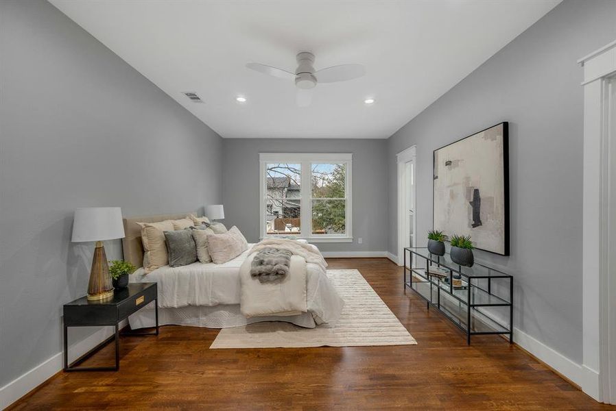 Furnished interior view inside a new home in , Dallas (Image 29).