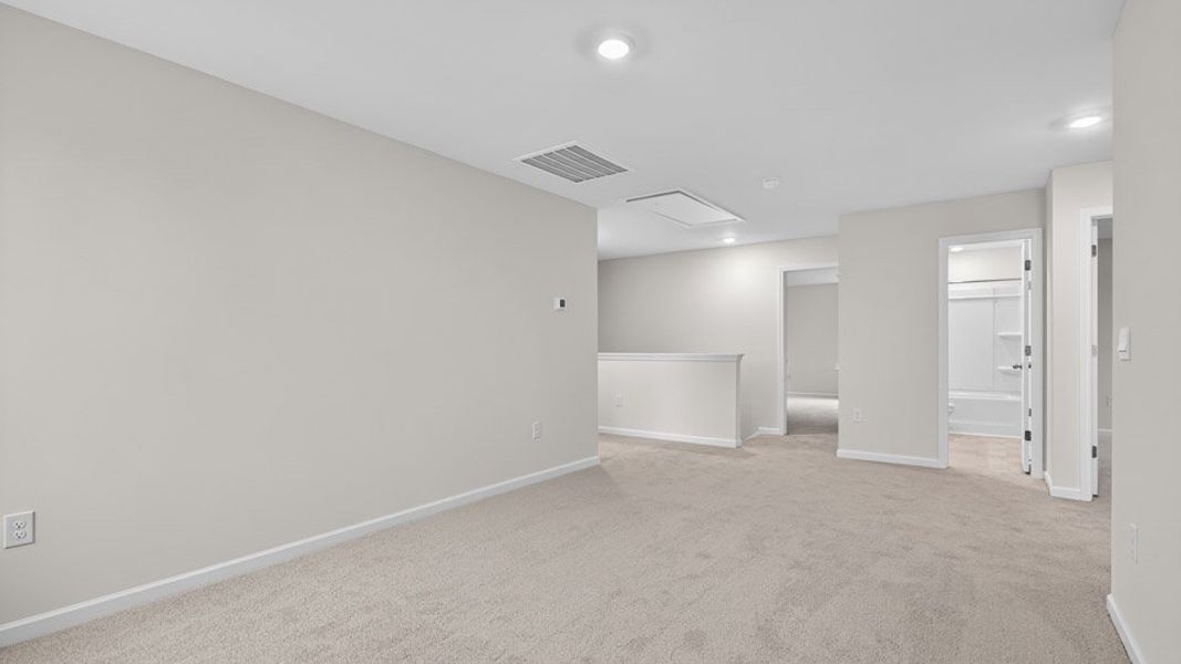Spacious, unfurnished interior of a new home in Galvins Ridge, Sanford (Image 19).