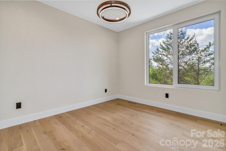 Spacious, unfurnished interior of a new home in , Leicester (Image 26).