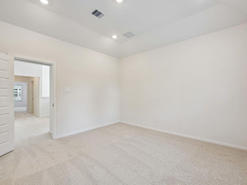 Spacious, unfurnished interior of a new home in Pinewood Trails - City Series, Atascocita (Image 29).