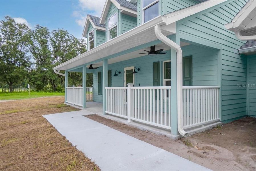 Exterior details and patio area of a home in , Webster (Image 4).