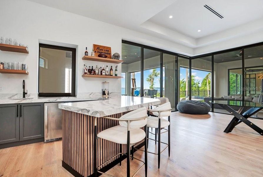 Community amenities in , Windermere (Image 70).