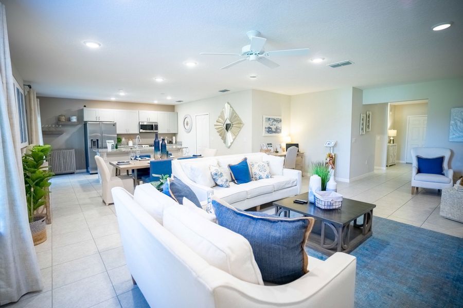 Furnished interior view inside a new home in Poinciana, Kissimmee (Image 7).