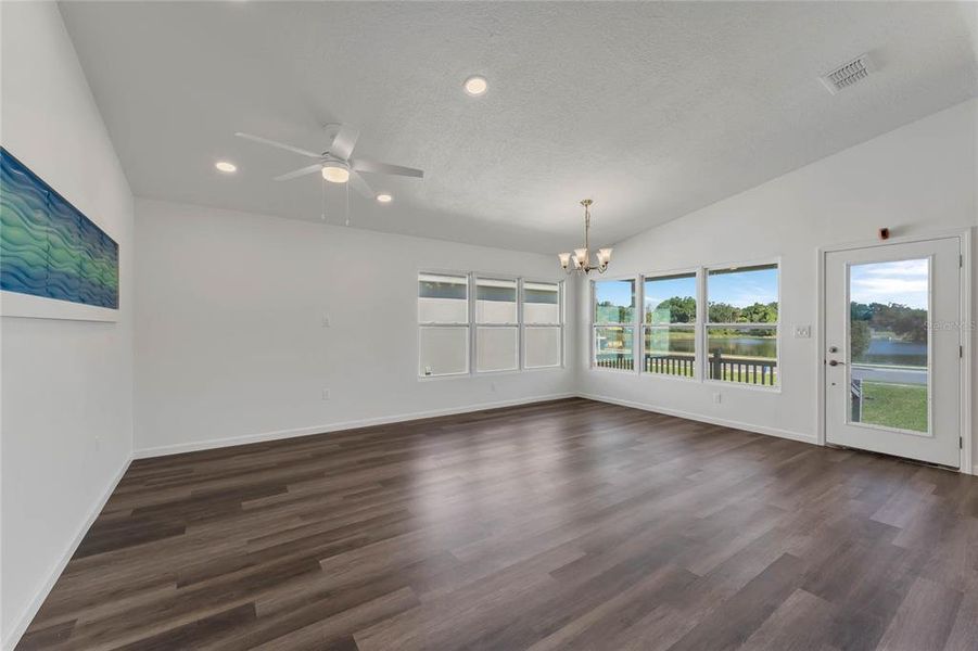 Family Room Abundant W/ Natural Light