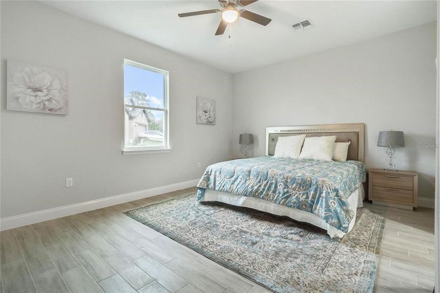 Furnished interior view inside a new home in , Kissimmee (Image 7).