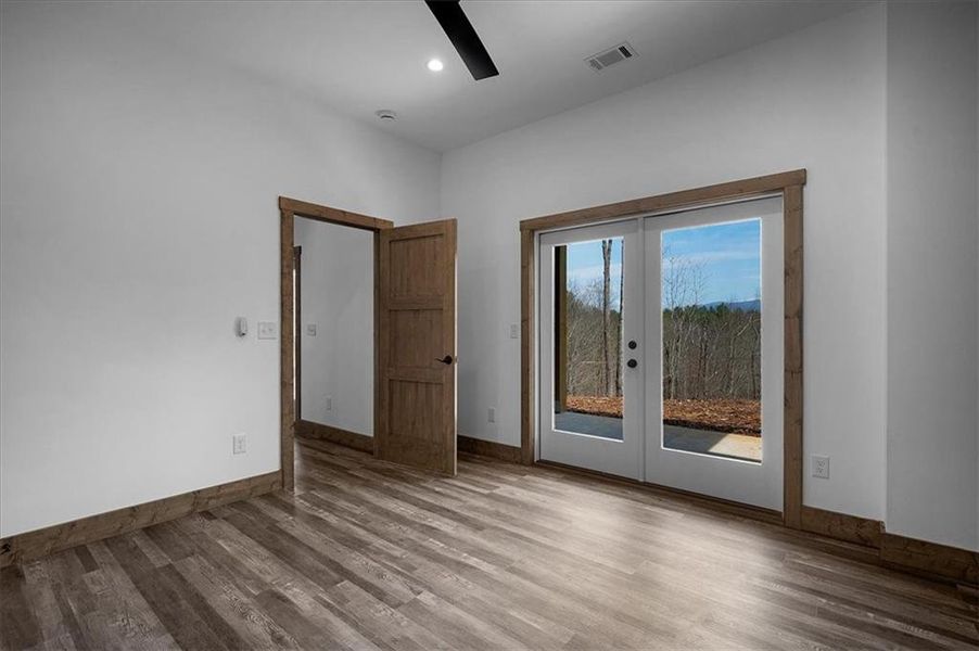 Spacious, unfurnished interior of a new home in , Ellijay (Image 20).