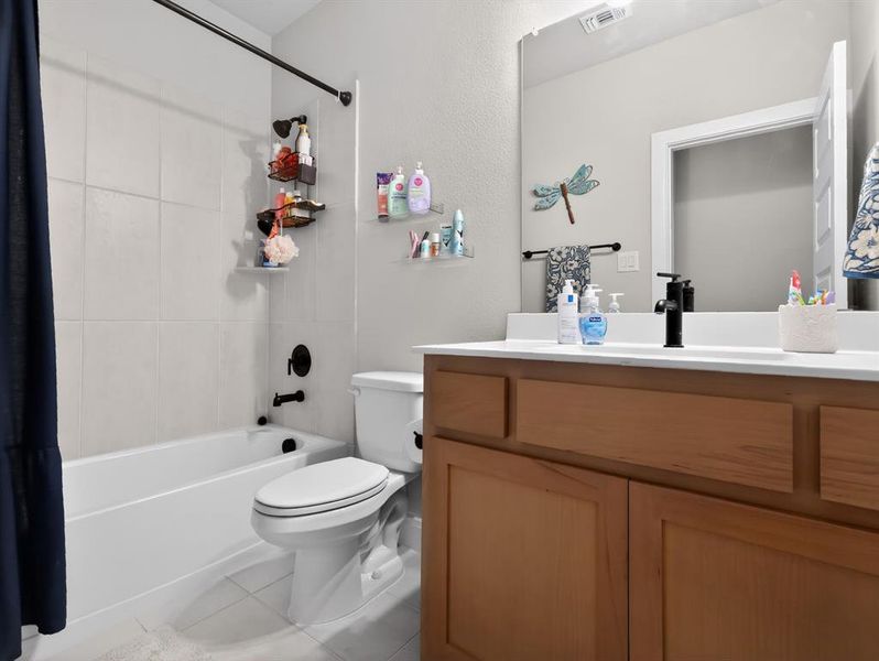 Furnished interior view inside a new home in , Royse City (Image 24).