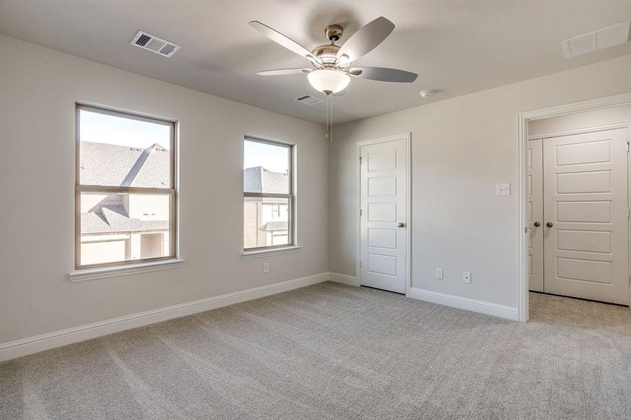 Spacious, unfurnished interior of a new home in Knight's Landing on Eden Road, Arlington (Image 27).