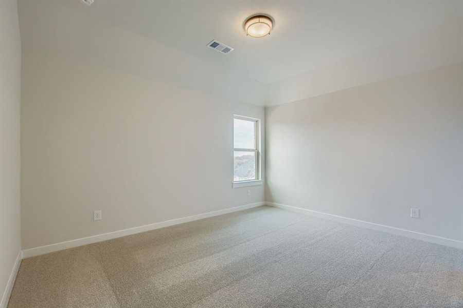 Spacious, unfurnished interior of a new home in Hillstead, Lavon (Image 15).