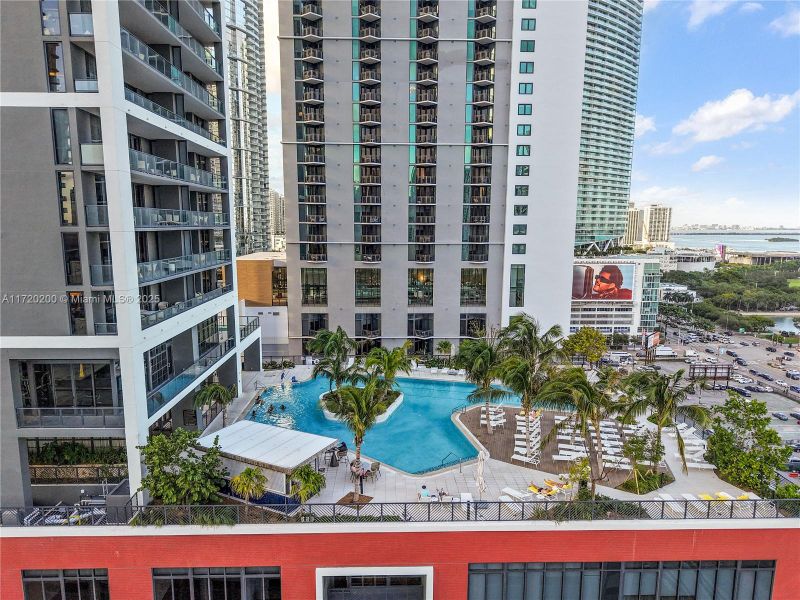 Condo located in Miami, FL showcasing its design and architecture (Image 30).