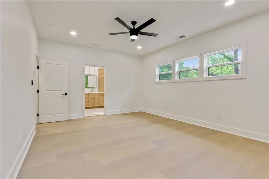 Spacious, unfurnished interior of a new home in , Marietta (Image 15).