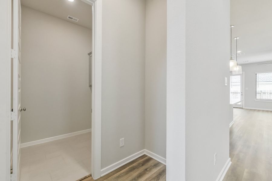 Spacious, unfurnished interior of a new home in Summer Place  35', Montgomery (Image 37).
