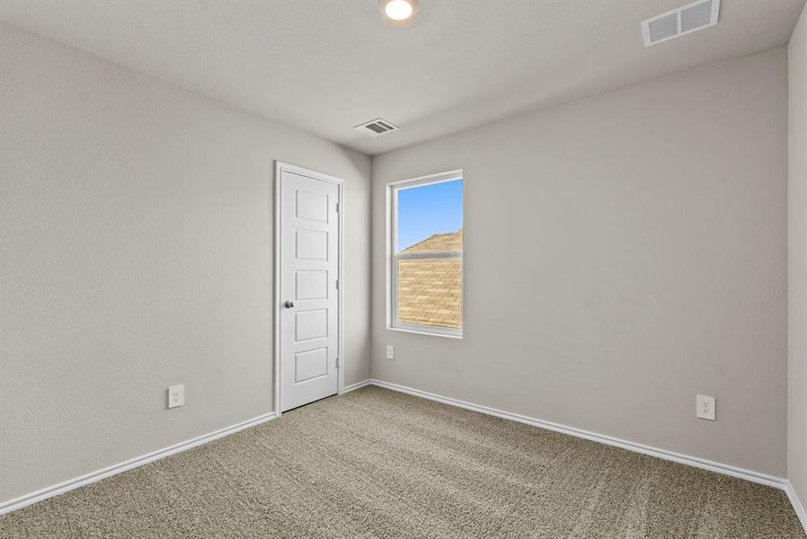 Spacious, unfurnished interior of a new home in Orchard Village, Fort Worth (Image 18).