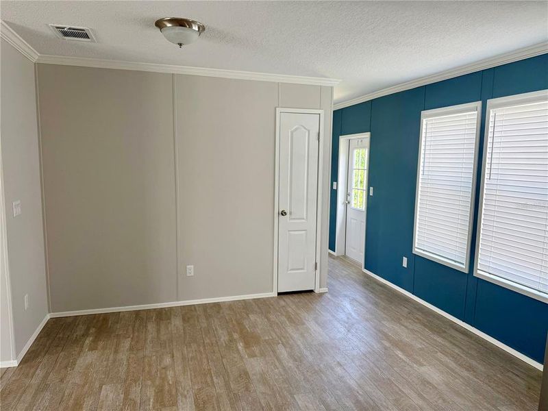 Spacious, unfurnished interior of a new home in , Zephyrhills (Image 7).