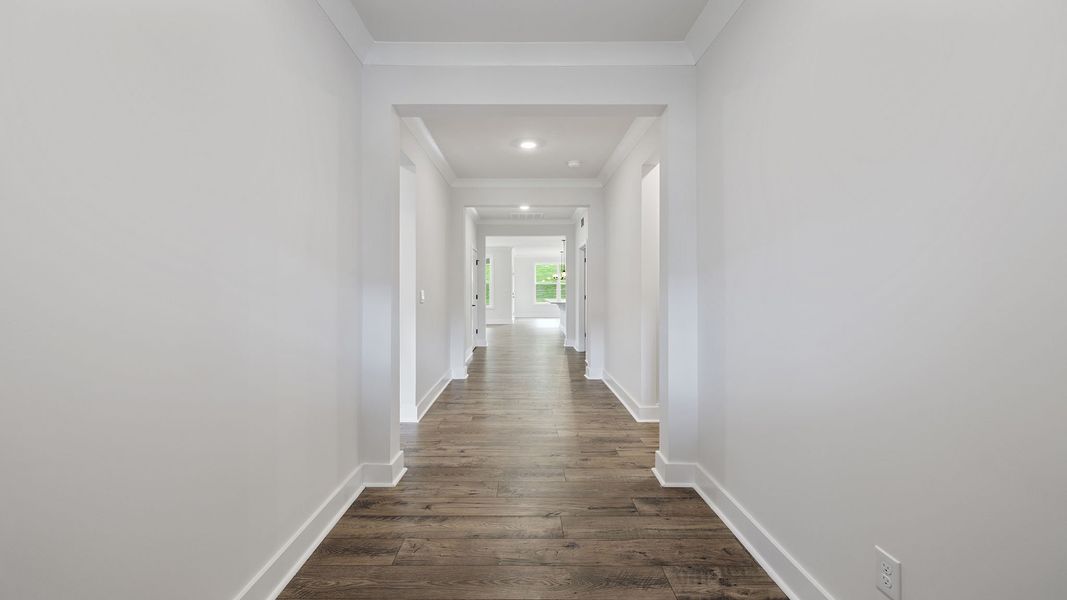 Spacious, unfurnished interior of a new home in Cottonwood Ridge, Piedmont (Image 14).