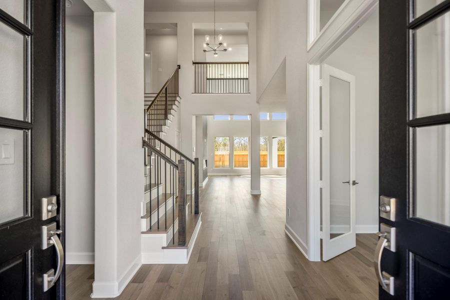 Spacious, unfurnished interior of a new home in Sienna 70' Lots, Missouri City (Image 43). Spacious, unfurnished interior of a new home in Sienna 70' Lots, Missouri City (Image 43).