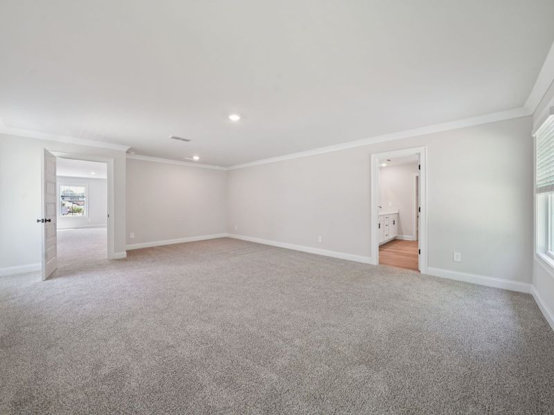 Spacious, unfurnished interior of a new home in Martin Springs - Estate Series, Lawrenceville (Image 18).