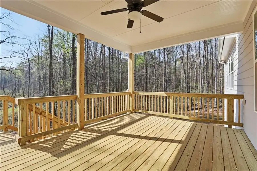 Exterior details and patio area of a home in Bradley Gin, Monroe (Image 3).