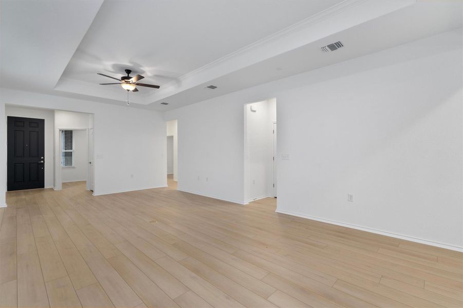 Spacious, unfurnished interior of a new home in Sun City Texas, Georgetown (Image 26).