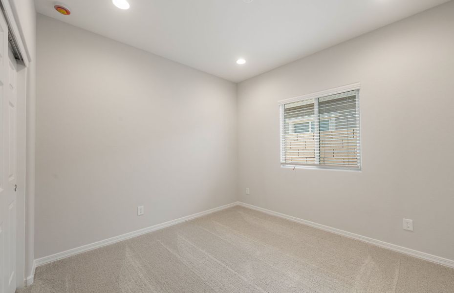 Spacious, unfurnished interior of a new home in El Cidro, Goodyear (Image 21).