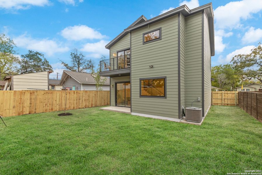 Exterior details and patio area of a home in , San Antonio (Image 4).