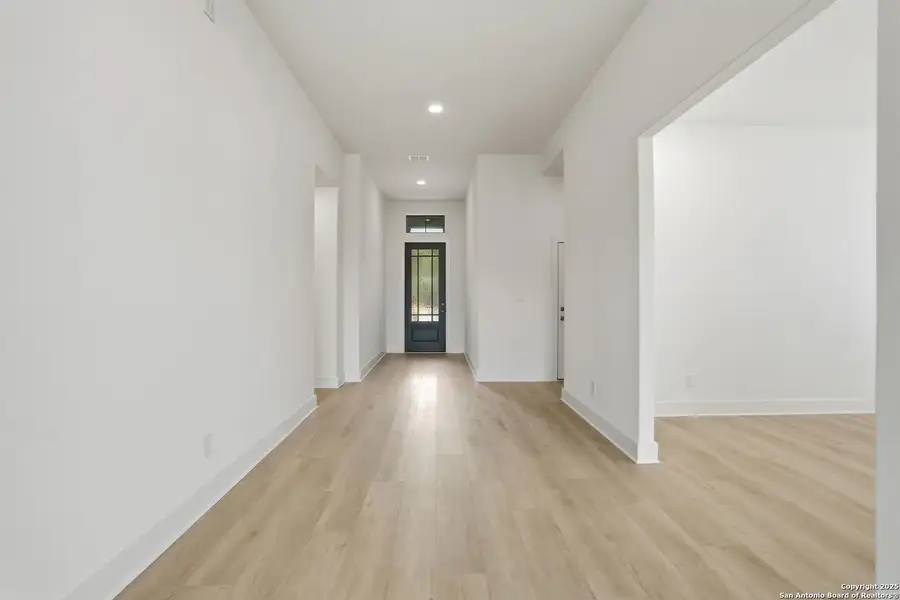 Spacious, unfurnished interior of a new home in Kinder Ranch 70's, San Antonio (Image 12). Spacious, unfurnished interior of a new home in Kinder Ranch 70's, San Antonio (Image 12).