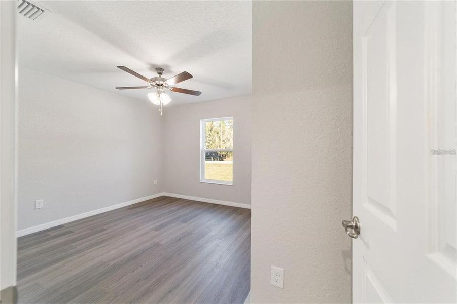 Spacious, unfurnished interior of a new home in , Dunnellon (Image 18).