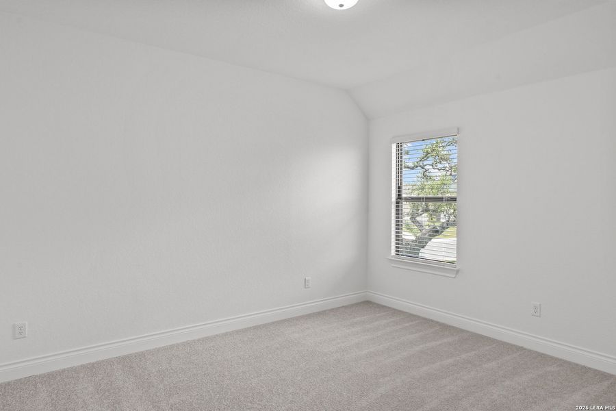 Spacious, unfurnished interior of a new home in Bison Ridge, San Antonio (Image 33).