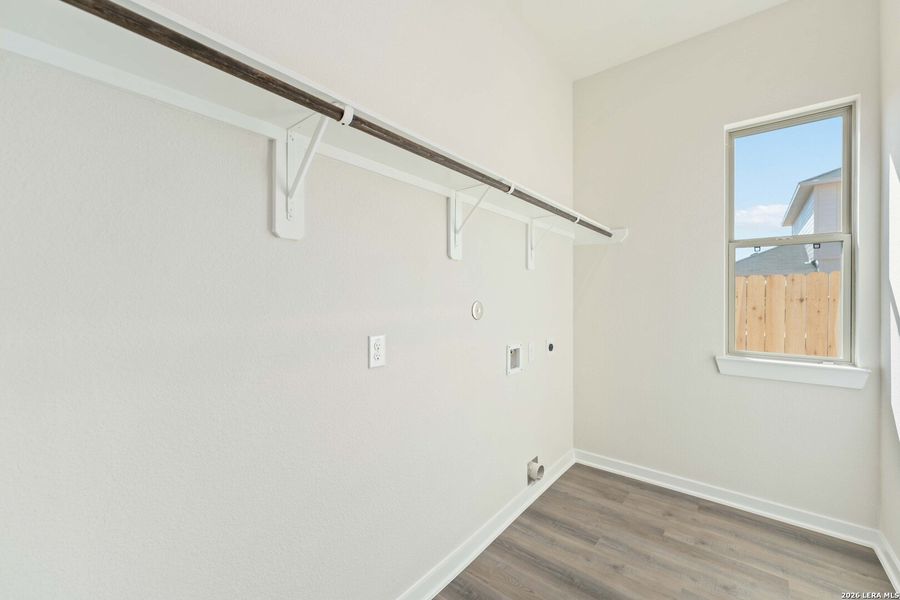 Spacious, unfurnished interior of a new home in Hunters Ranch, San Antonio (Image 22). Spacious, unfurnished interior of a new home in Hunters Ranch, San Antonio (Image 22).