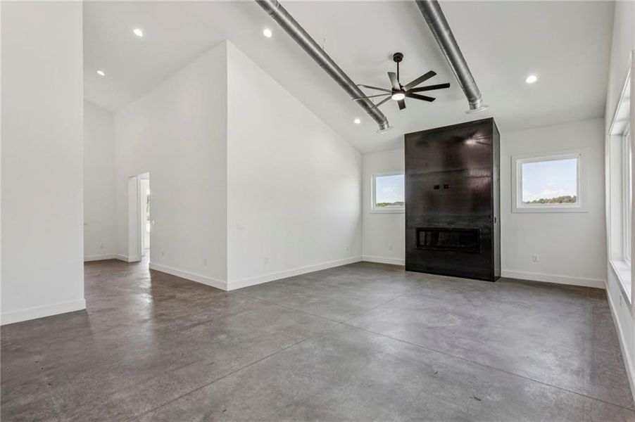 Spacious, unfurnished interior of a new home in , Marietta (Image 32).