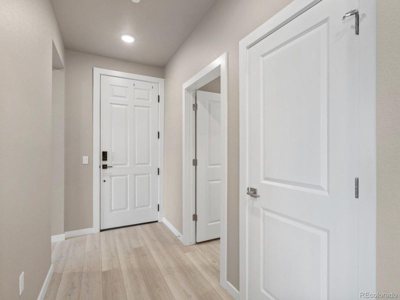 Spacious, unfurnished interior of a new home in Gateway Commons, Denver (Image 17).