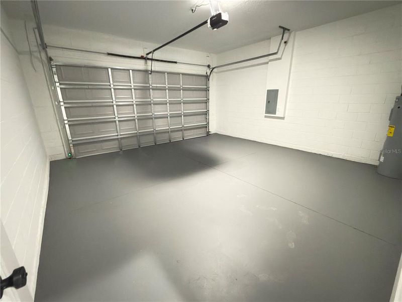 Spacious, unfurnished interior of a new home in , Ocala (Image 37).