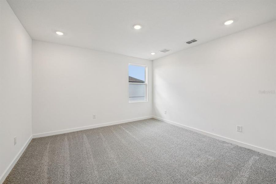 Spacious, unfurnished interior of a new home in Northlake Traditional, Winter Garden (Image 39). Spacious, unfurnished interior of a new home in Northlake Traditional, Winter Garden (Image 39).