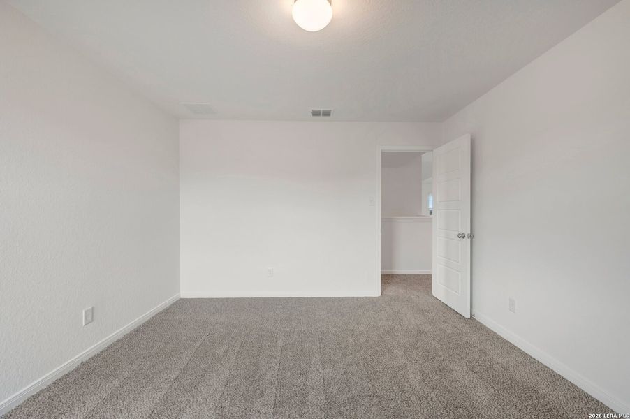 Spacious, unfurnished interior of a new home in Hickory Ridge Estates, Elmendorf (Image 40).