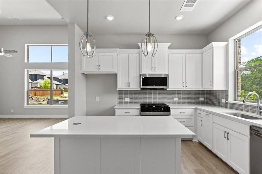 014-8517DelRioTrail-Rowlett-TX-75089-Kitchen.jpg-SMALL