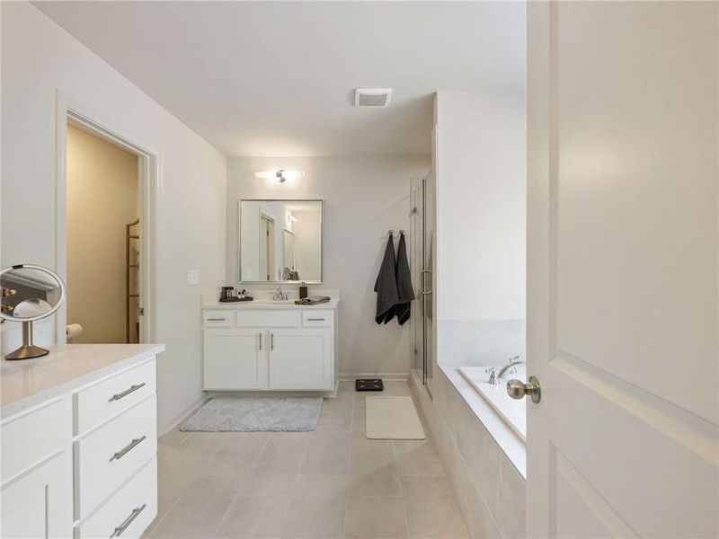 Furnished interior view inside a new home in , Bethlehem (Image 33).